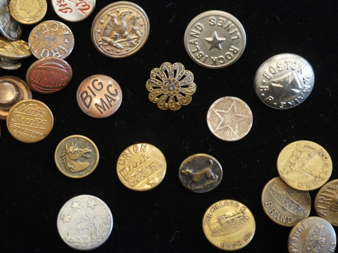 ヴィンテージボタンジュエリー 〜チェンジボタンの歴史と魅力〜